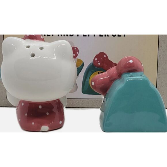 NEW! Hello Kitty Phone a Friend Ceramic Salt and Pepper Shakers - Picture 4 of 4